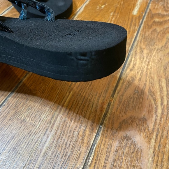 Teva 6840 Olowahu Women's Size 8 Black Flip Flop Cushioned Sandals - Picture 6 of 9
